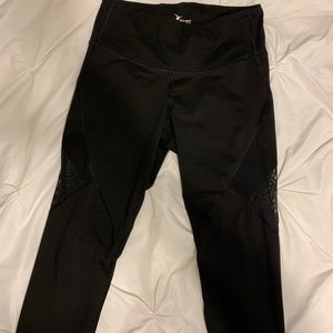 OLD NAVY  CROP WORKOUT LEGGINGS